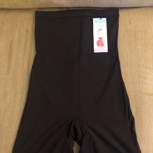 SPANX shorts BLACK Assets Red Hot Label